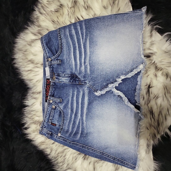 JUNIORS MUDD JEAN SKIRT WITH CUTE DETAILS SIZE 11 - Picture 1 of 7